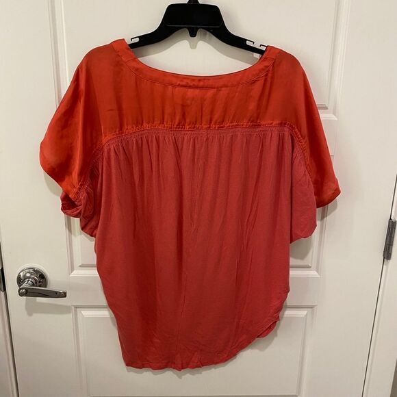 DKNY Jeans Short Sleeve Top. Faded Red. Medium - Picture 5 of 8